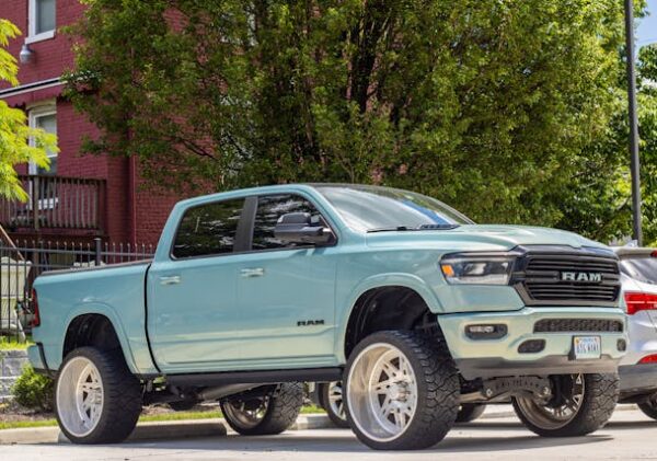 pexels-zion-smith-1937337107-32365599 Valet Parking